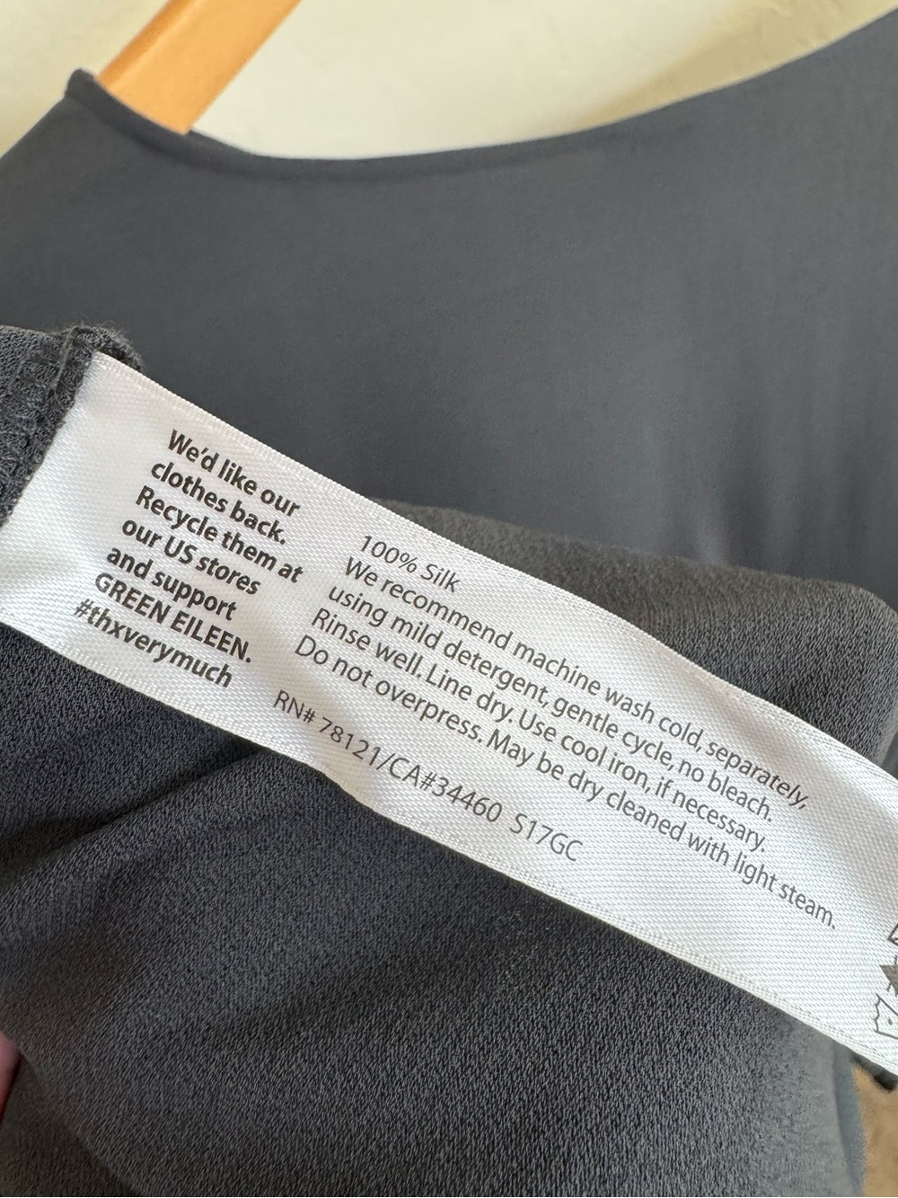 Eileen Fisher 100% Silk Boatneck Tunic Top Charcoal Grey XS - Picture 4 of 5